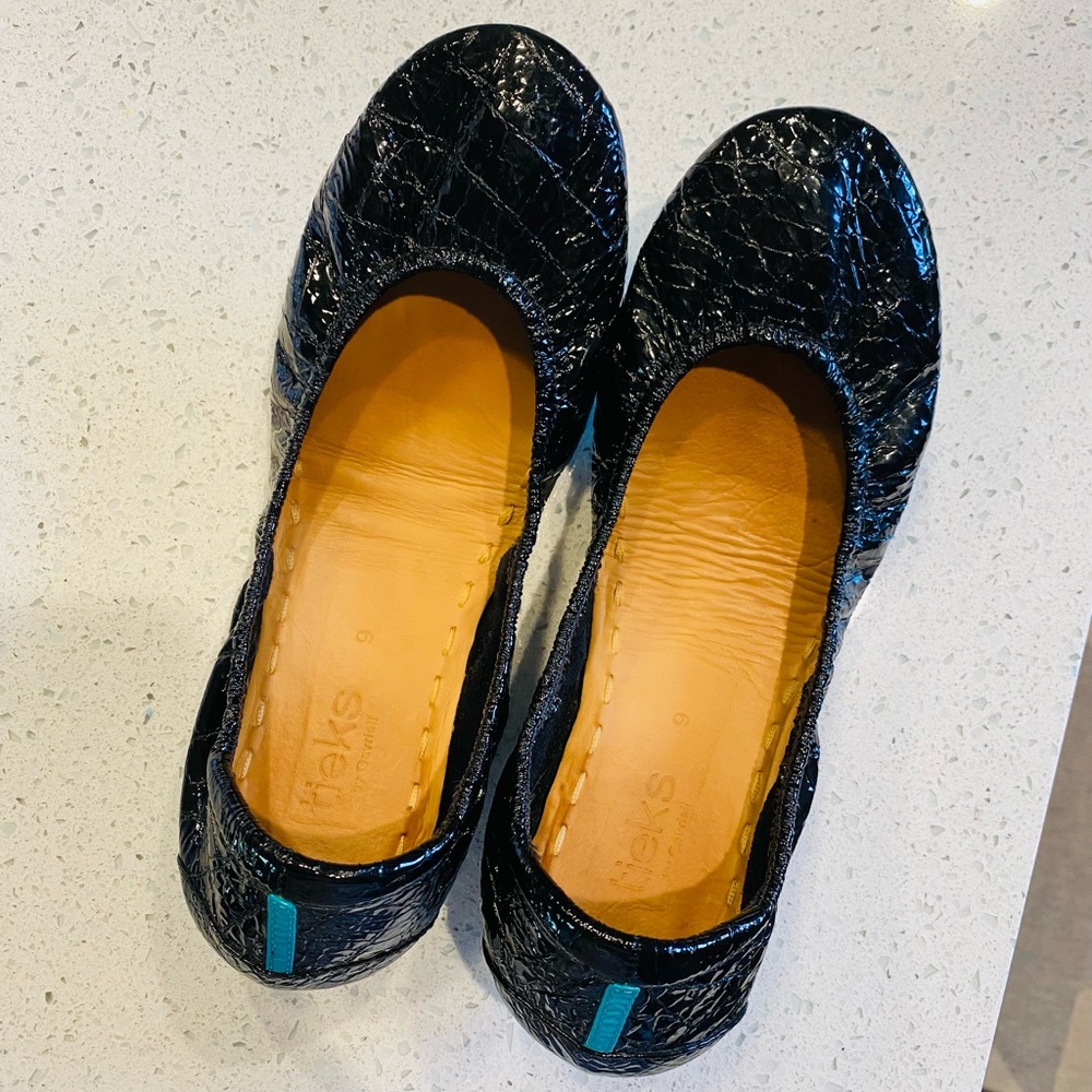 Obsidian Black Patent Tieks | EXCELLENT Condition!